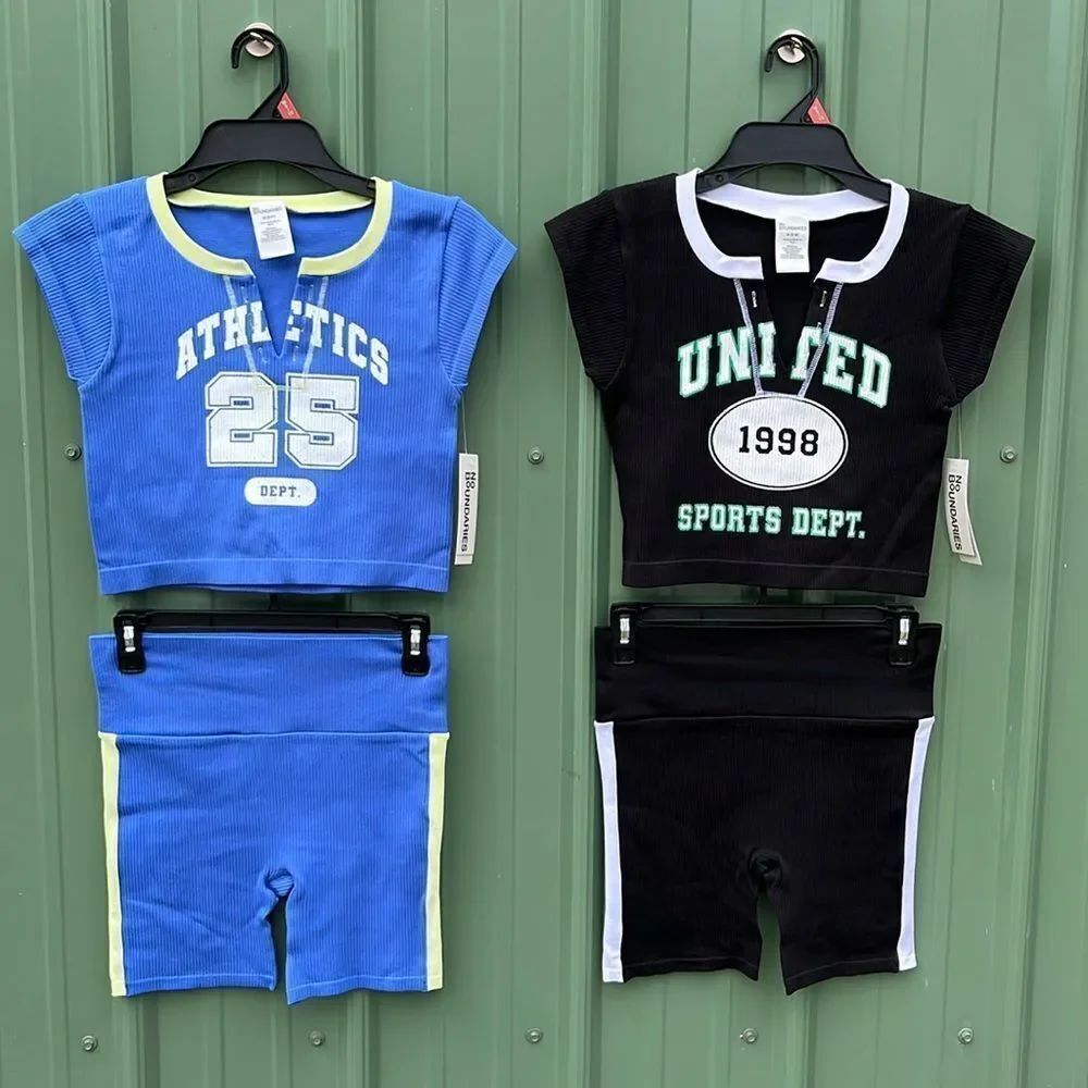 Seamless Crop Top & High-Rise Biker Shorts Graphic 2-Piece Set 2-Pack Size M